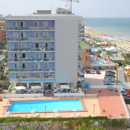 Hotel Majestic Pesaro Extérieur photo
