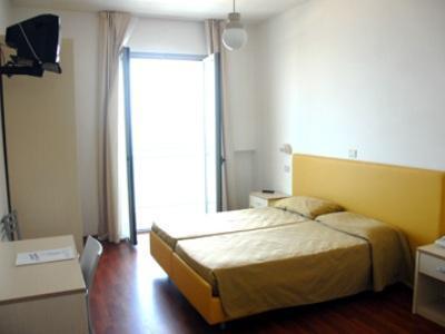 Hotel Majestic Pesaro Extérieur photo