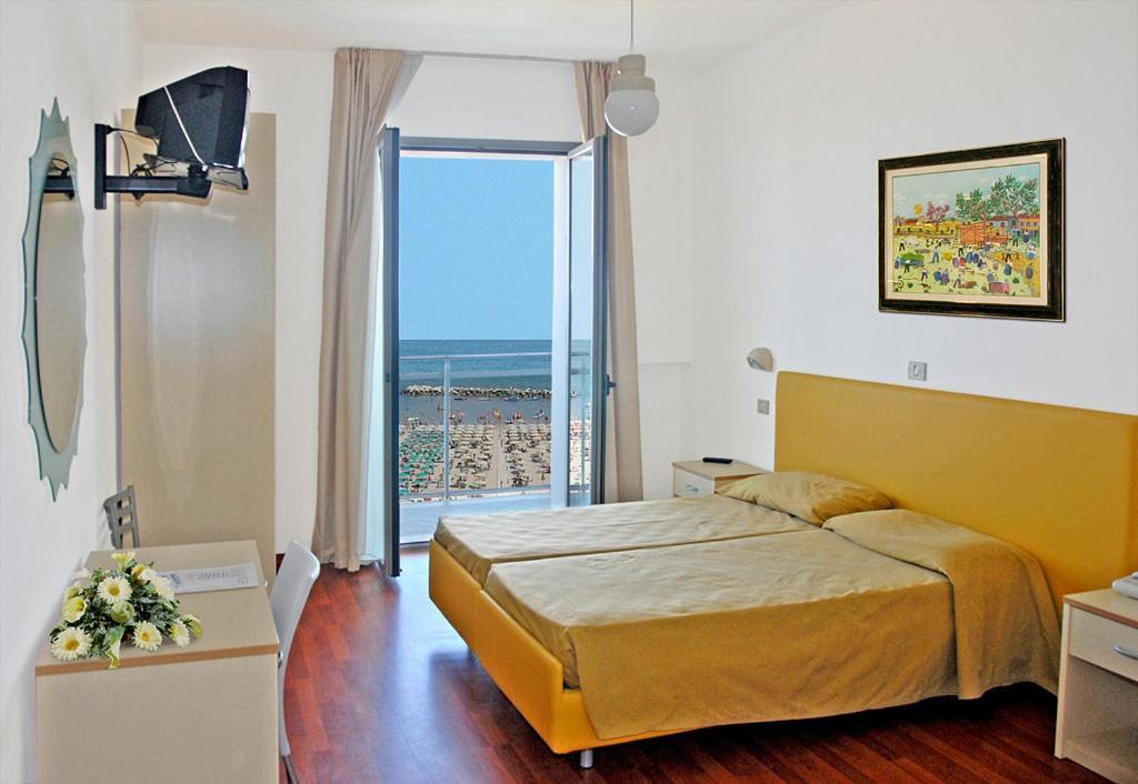 Hotel Majestic Pesaro Chambre photo